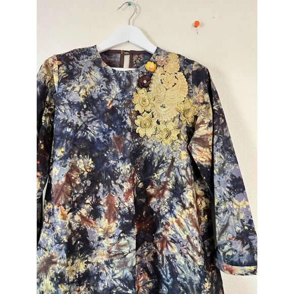 Vintage-Inspired Floral Pattern Long Sleeve Dress With Gold Embroidered Applique - Picture 2 of 10